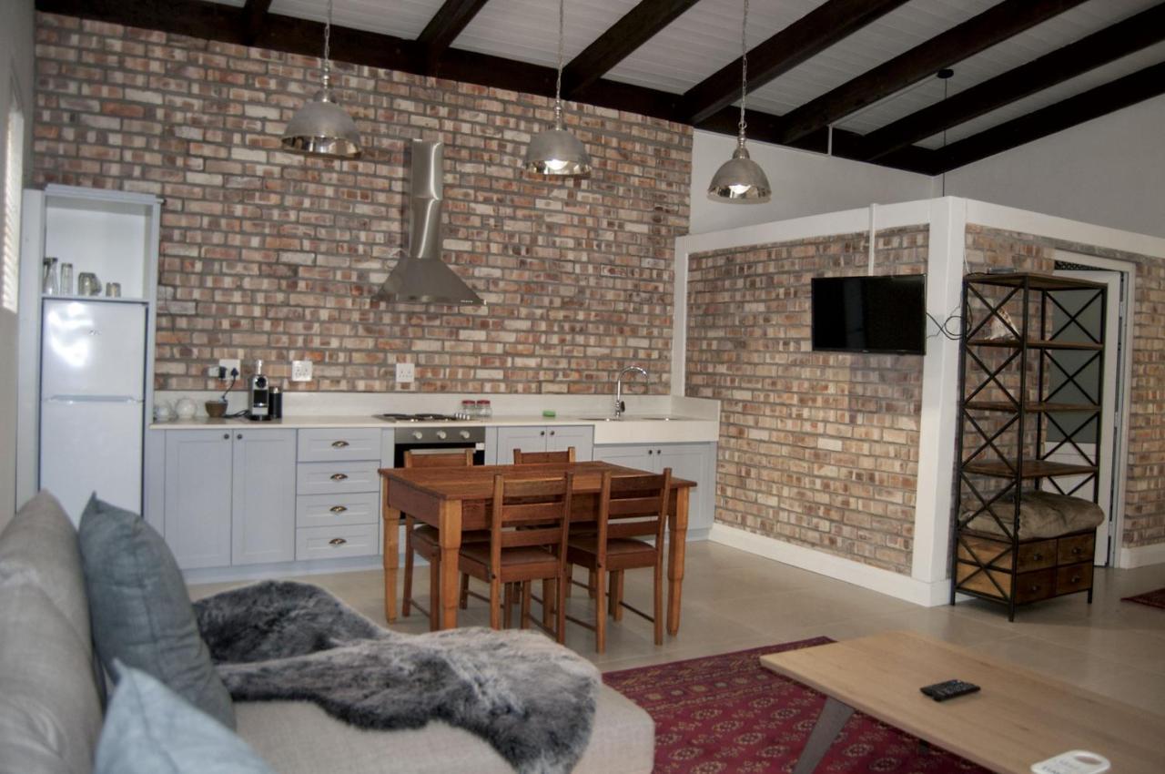 Alte Villa Boutique Hotel Lüderitz Exteriör bild