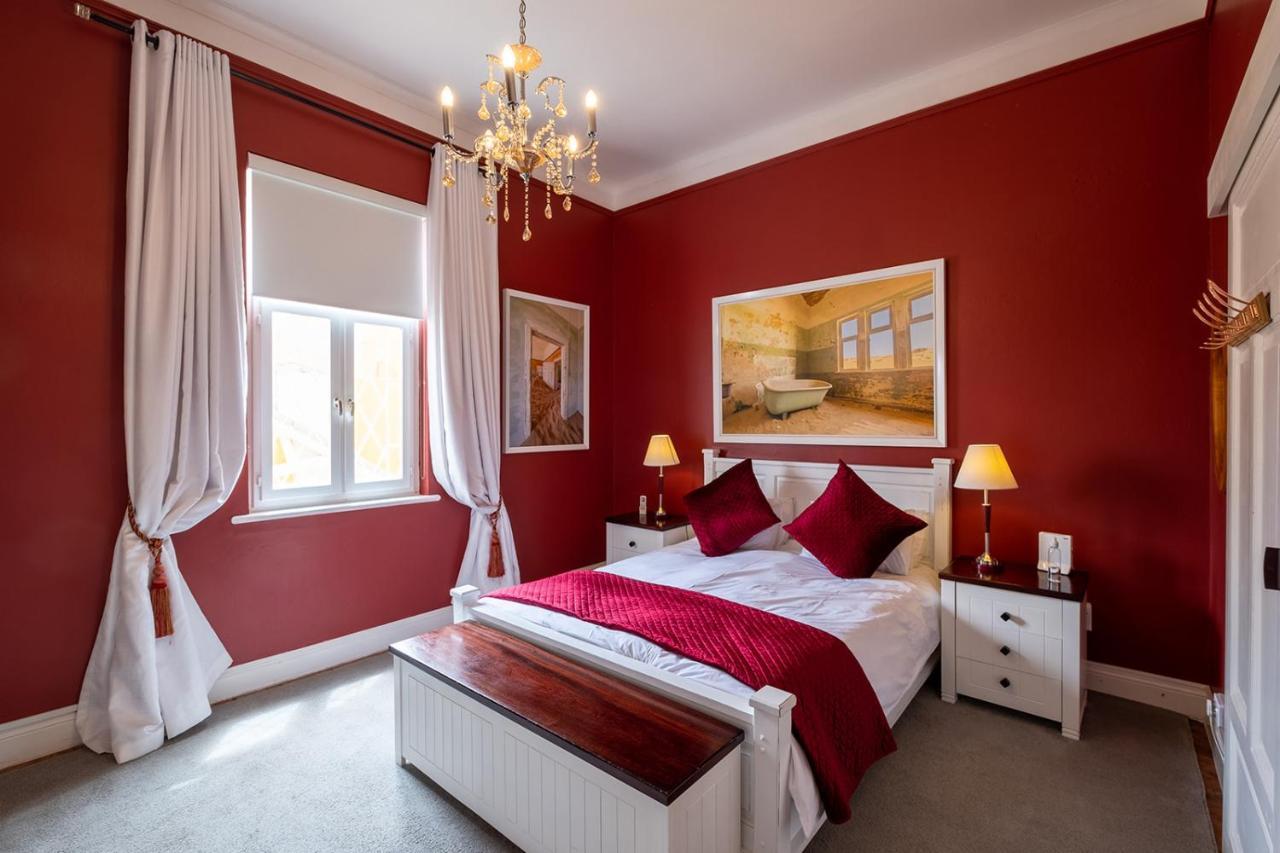 Alte Villa Boutique Hotel Lüderitz Exteriör bild