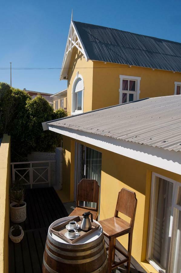 Alte Villa Boutique Hotel Lüderitz Exteriör bild